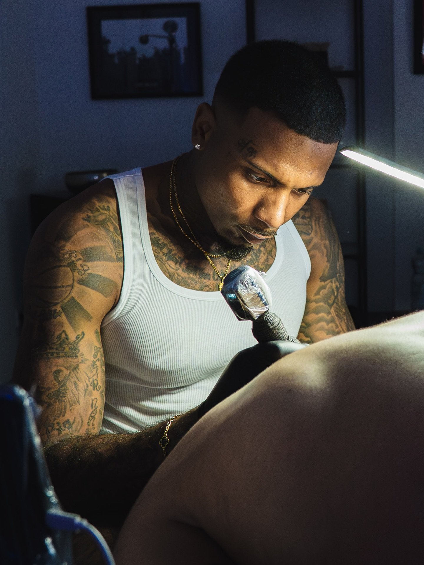 Bill Borekambi in the Dolla Bill Tattoo studio, Magdeburg